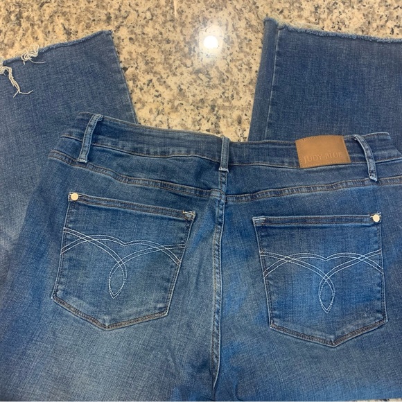 Judy Blue Wide Leg Crop Jeans - Picture 6 of 7